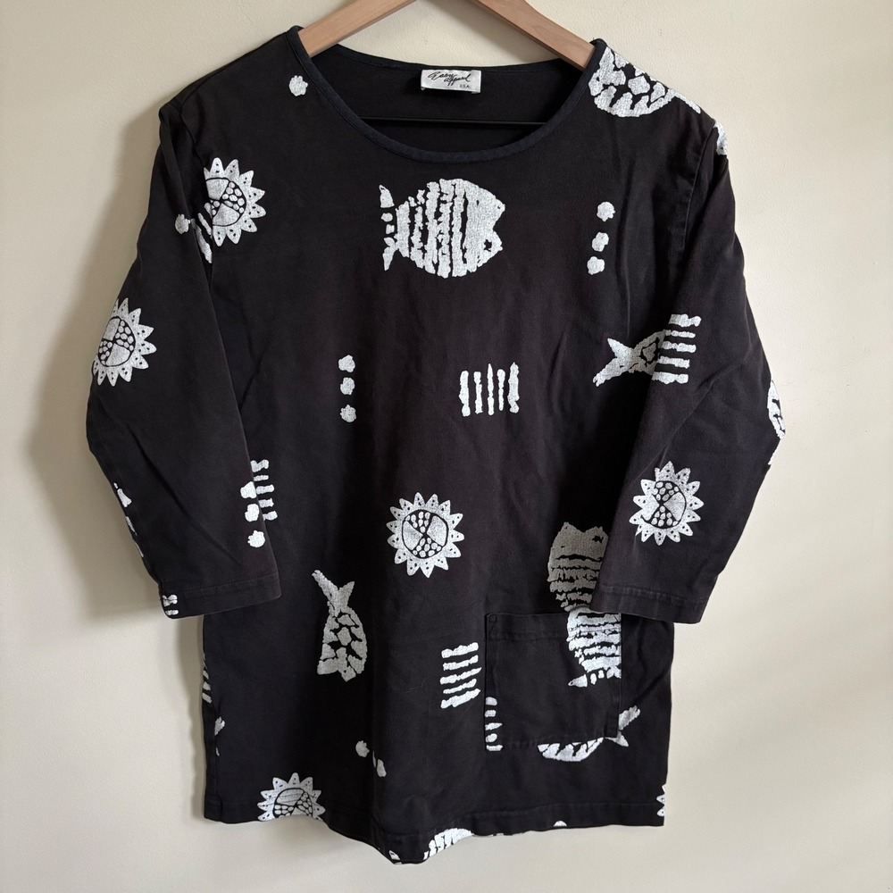 Vintage Easy Apparel USA Black Fish Sun Puff Print Tunic Top Pocket 3/4 Sleeve
